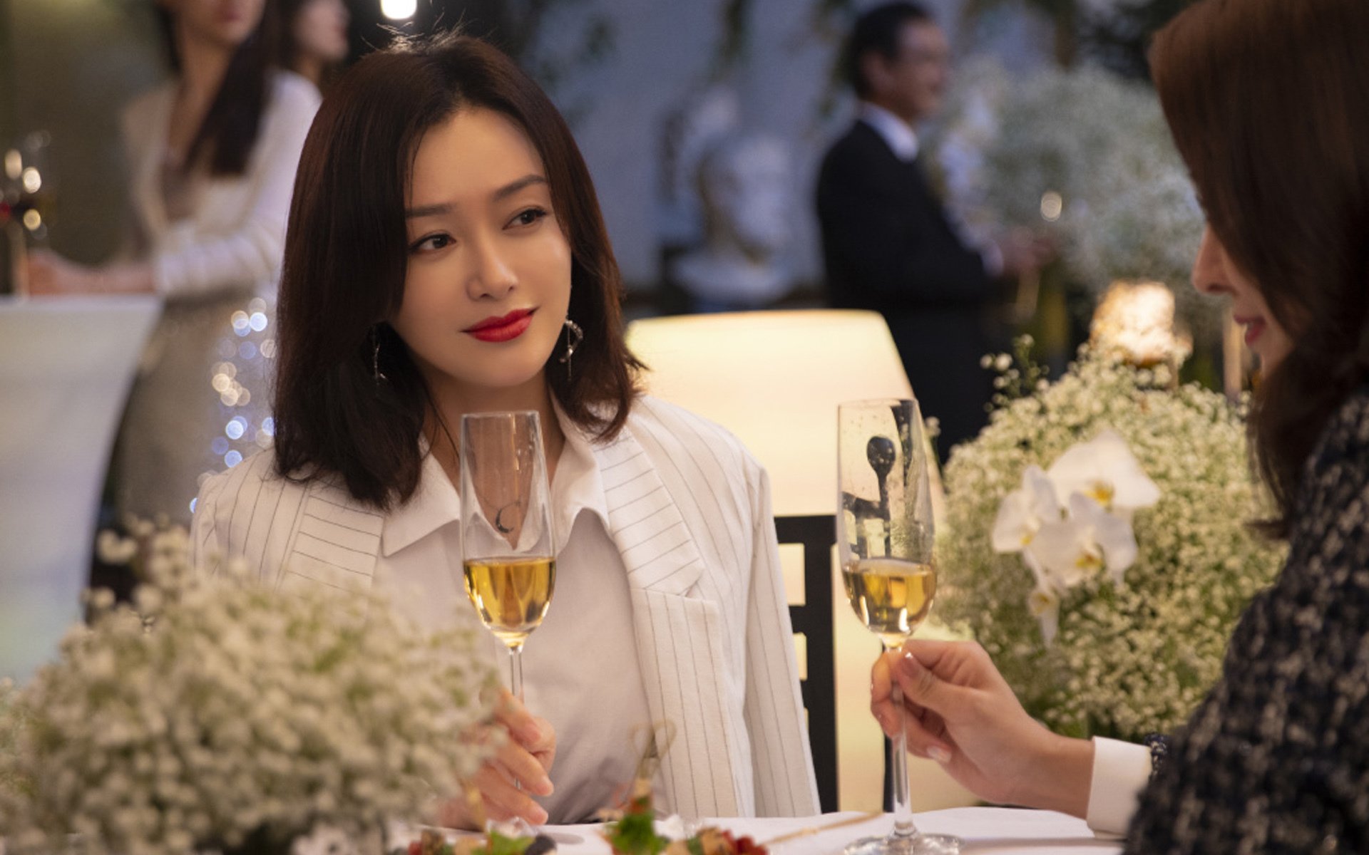 纪录之路：运动员持续刷新个人和联盟纪录，运动员破纪录